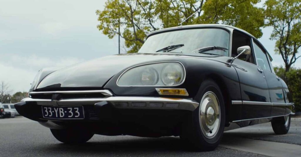 Čierny Citroen DS 1955