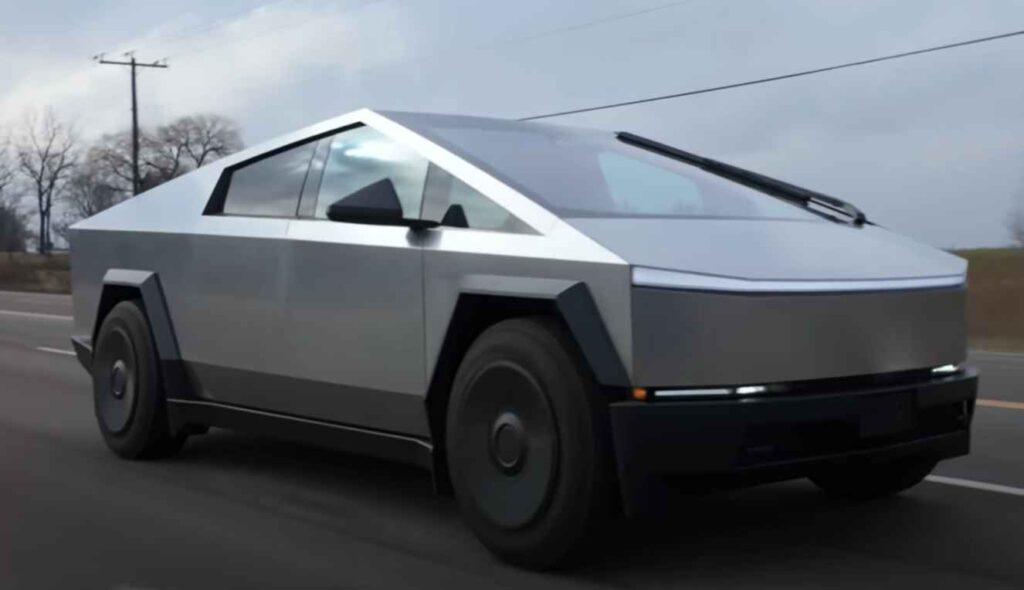 Tesla Cybertruck na ceste