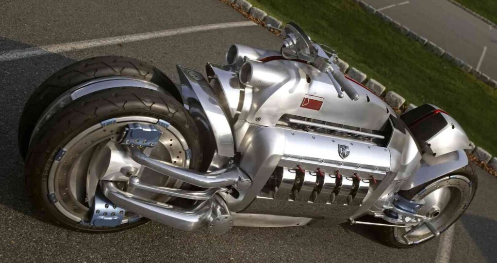 Dodge Tomahawk strieborná motorka so štyrmi kolesami