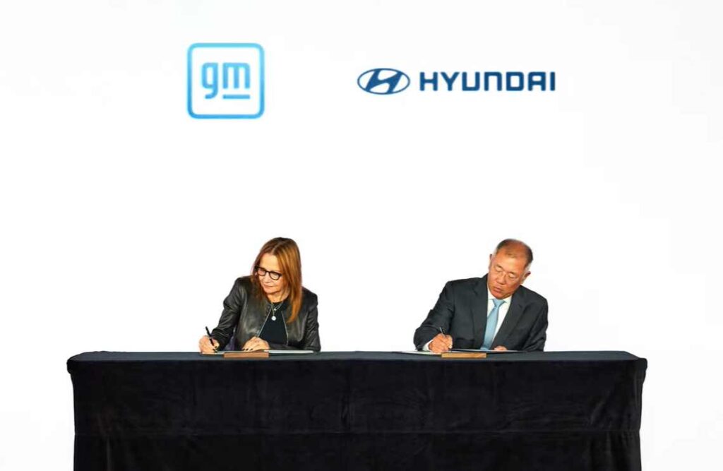 Hyundai GM podpisovanie spolupráce