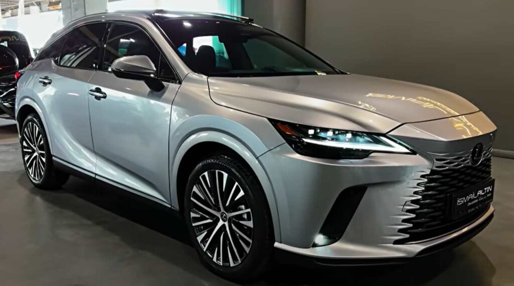 Lexus RX zboku