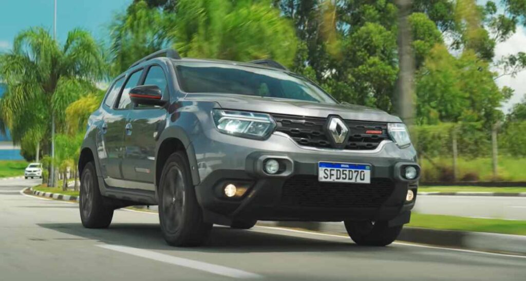 Sivý Renault Duster