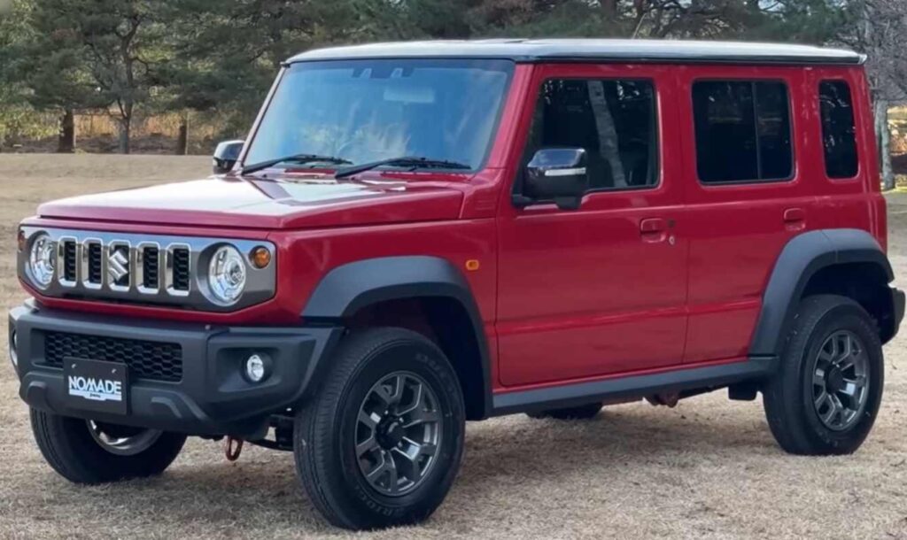 Nové červené Suzuki Jimny Nomade