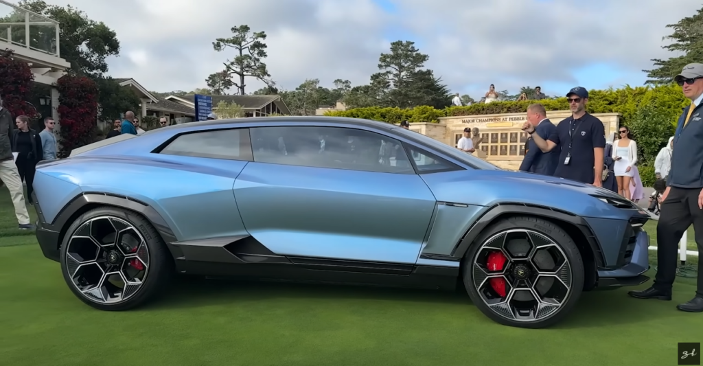 Koncept Lamborghini Lanzador predznamenáva dizajn prvého elektrického modelu značky. Futuristické línie a agresívny vzhľad naznačujú, že aj v elektrickej ére zostane Lamborghini verné svojej DNA.