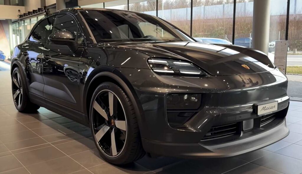 Porsche Macan zboku