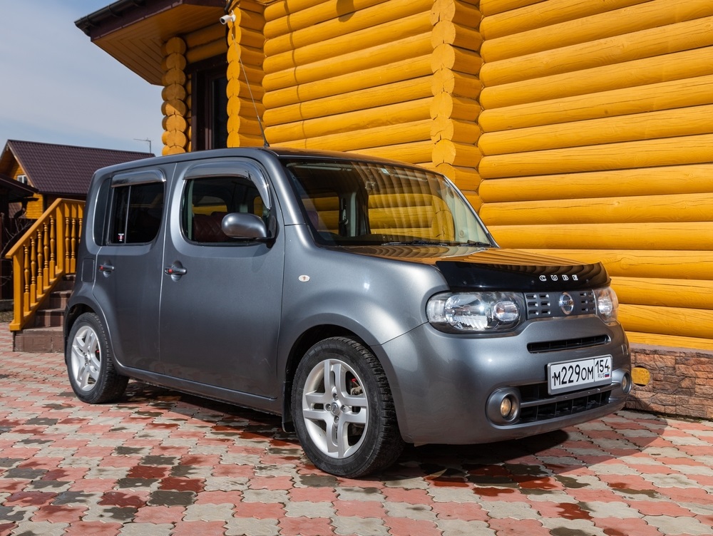 Nissan CUBE pohľad na auto